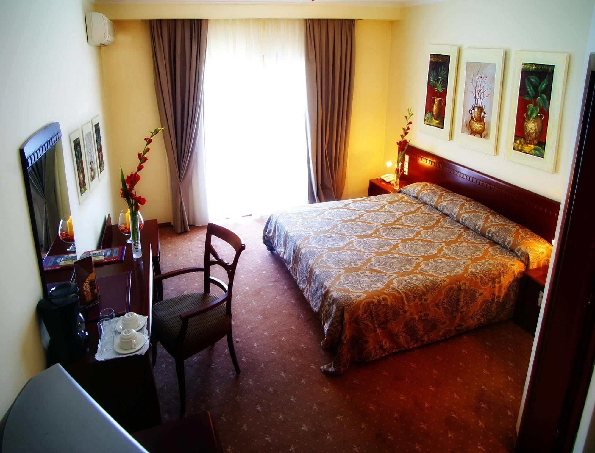 Hotel Nostos Kastoria Buitenkant foto